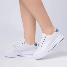 tenis-feminino-branco-feet-lover-com-detalhes-em-azul